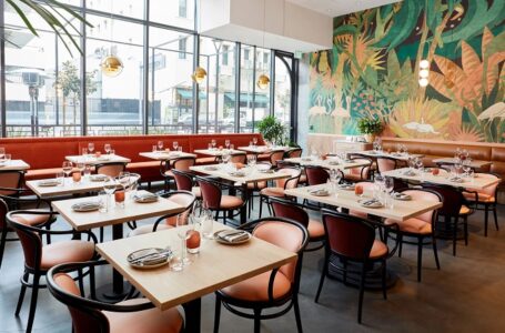 Restaurants and Cafe Furniture Décor Ideas: