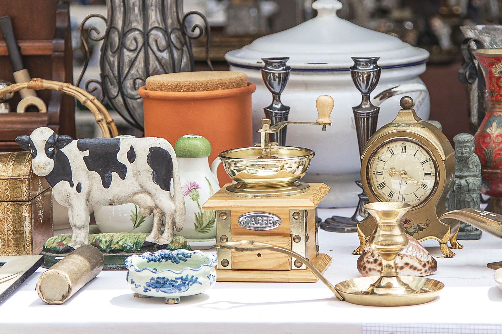 How to Value and Sell Your Antique or Vintage Collectibles Luxury Stnd